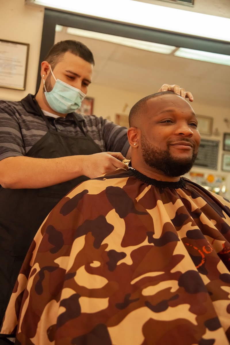 Antonio's Old Fashion Barber photo 5