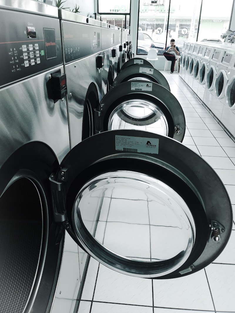 Top Wash Laundromat photo 3