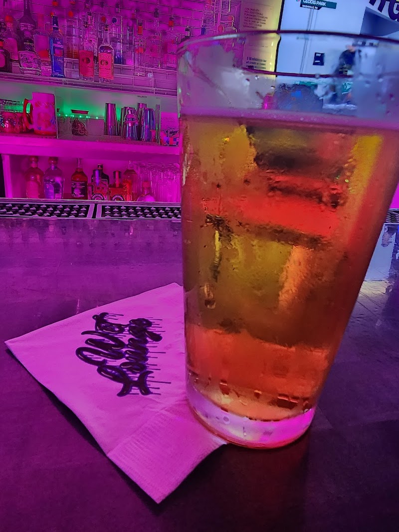 Wet lounge photo 4