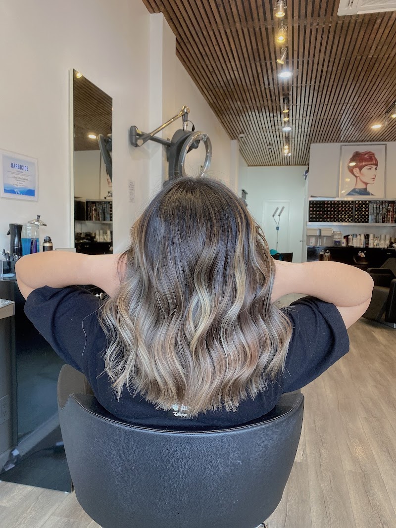 Azura Salon Oakland photo 4