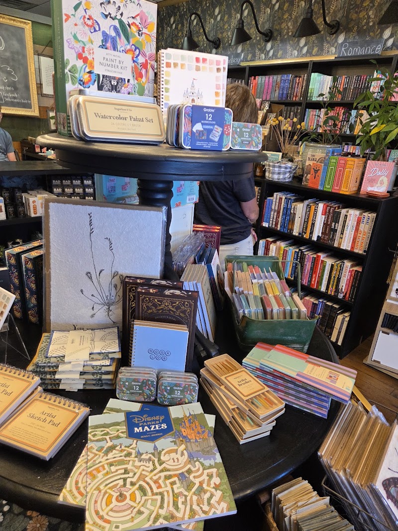 Saffron & Co. Bookstore photo 2