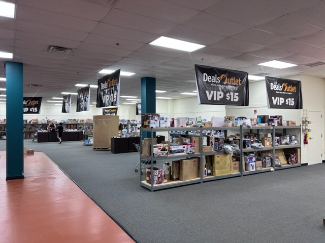 Deals Outlet Bin Store photo 4