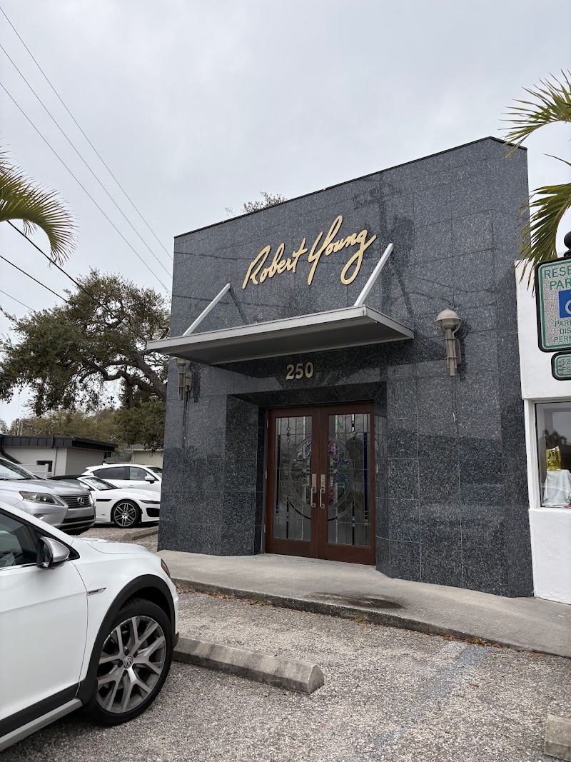 Photo of Robert Young Jeweler Extraordinaire