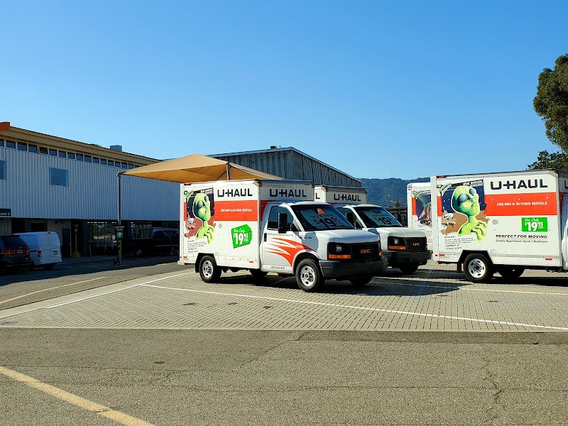 Truck Rental at U-Haul photo 3