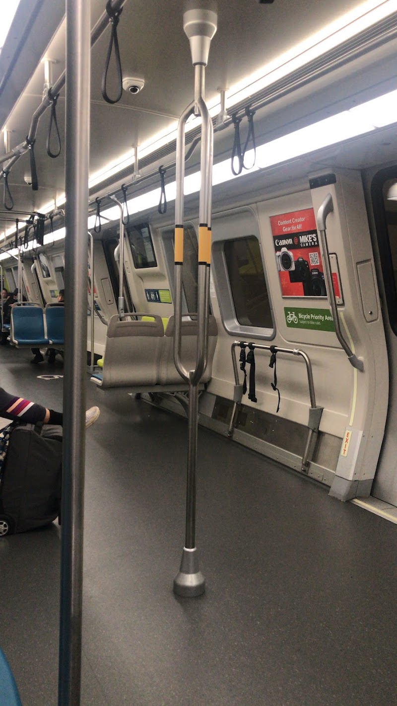 Metro by T-Mobile photo 2
