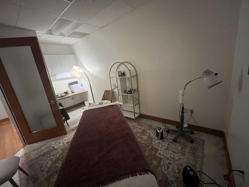 El Retiro mobile Massage Reiki Facials photo 3
