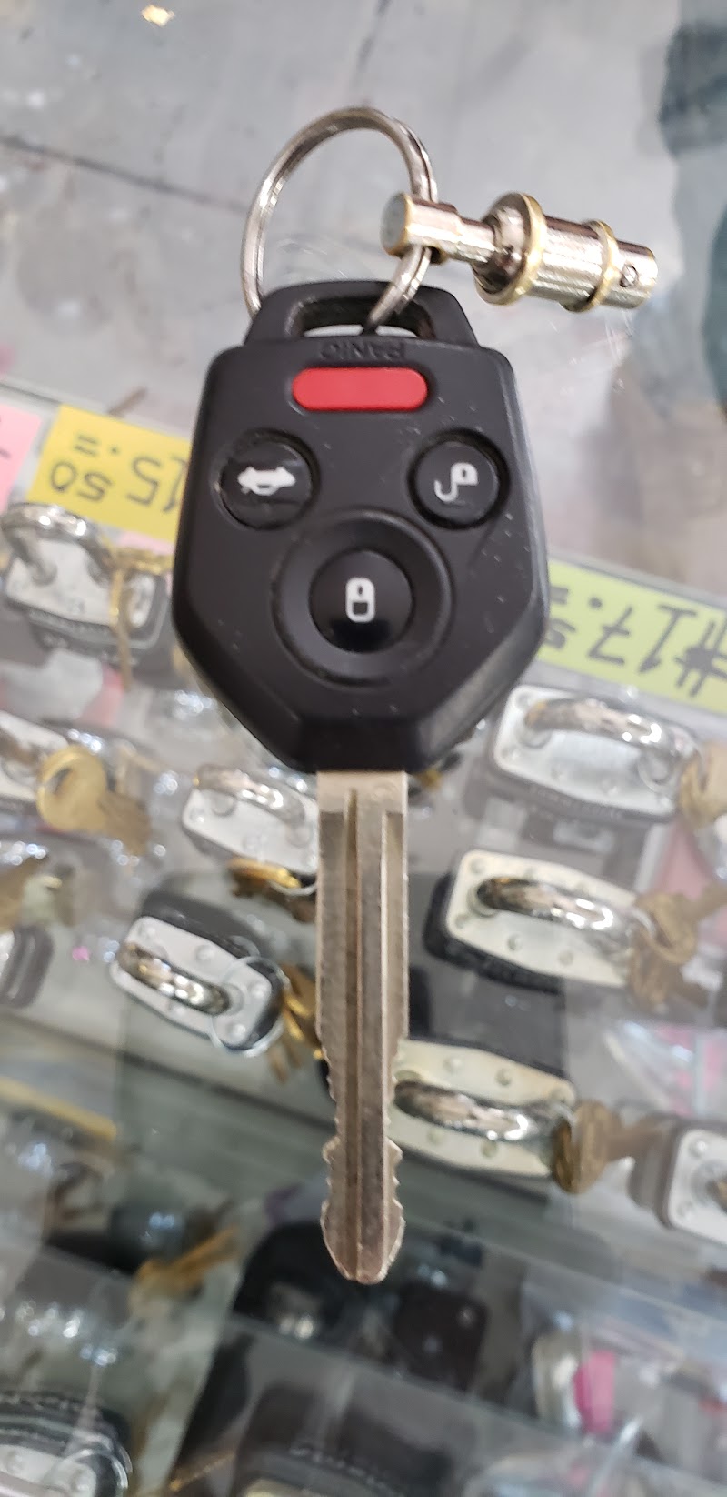 GUS LOCK & KEY SERVICE photo 2