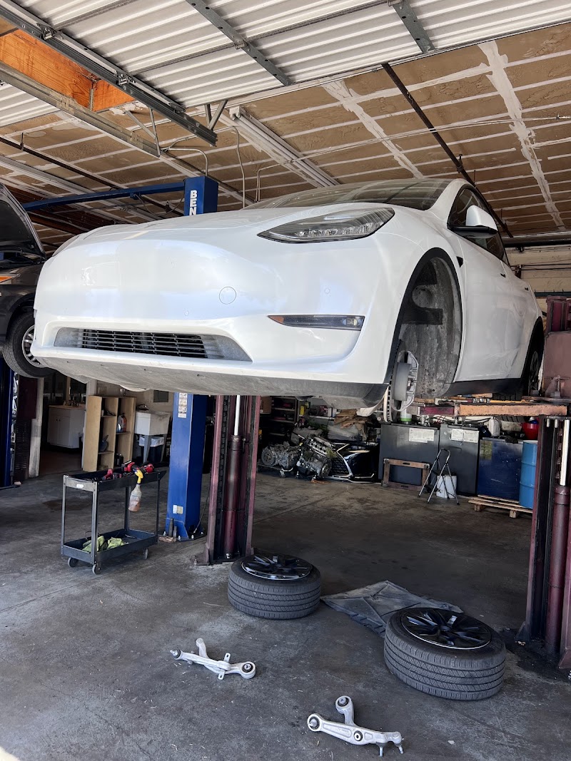 Brands Auto Body & Repair photo 2