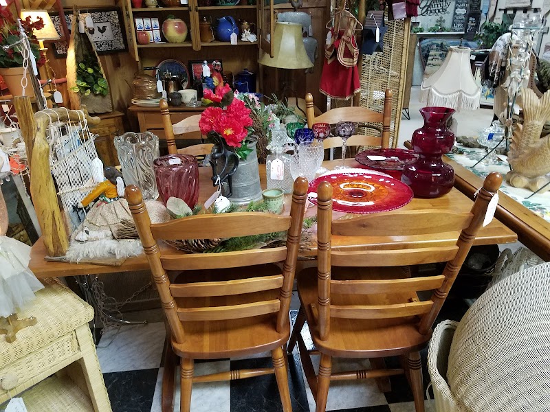 Red Door Consignment Store photo 2