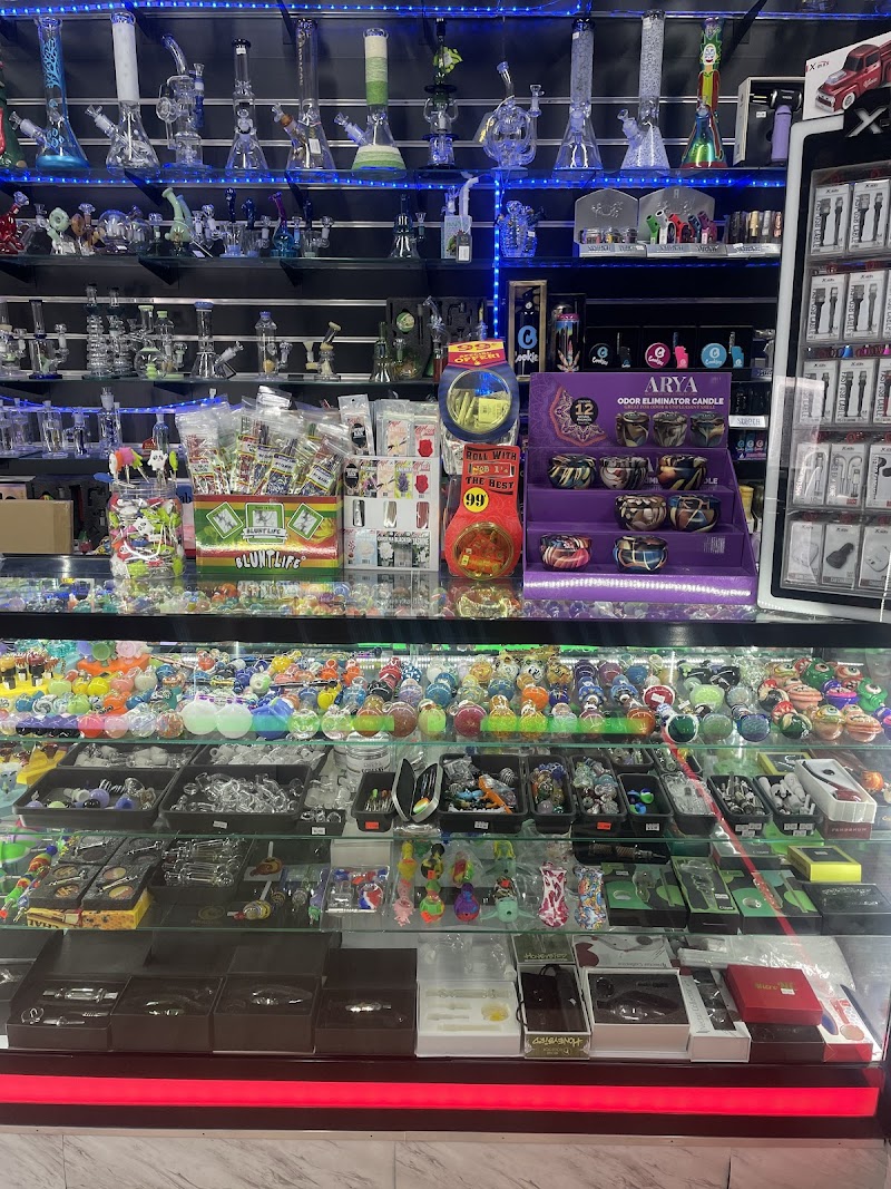 KINGZ Shop & More photo 5