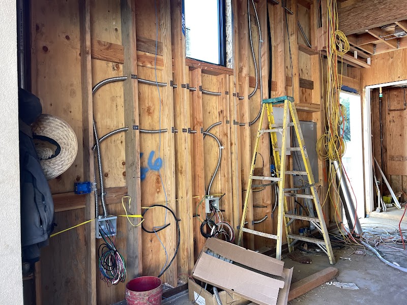 CEZ Electric and Maintenance photo 4