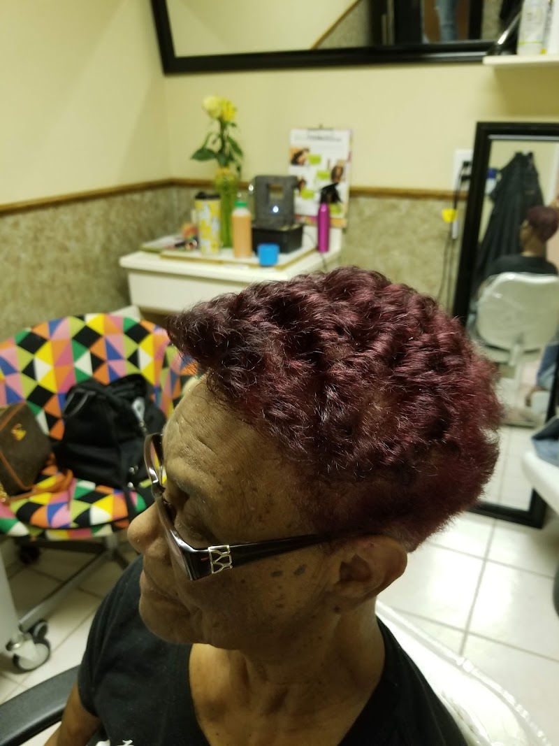 Shear Attitude Hair Nail Salon photo 3