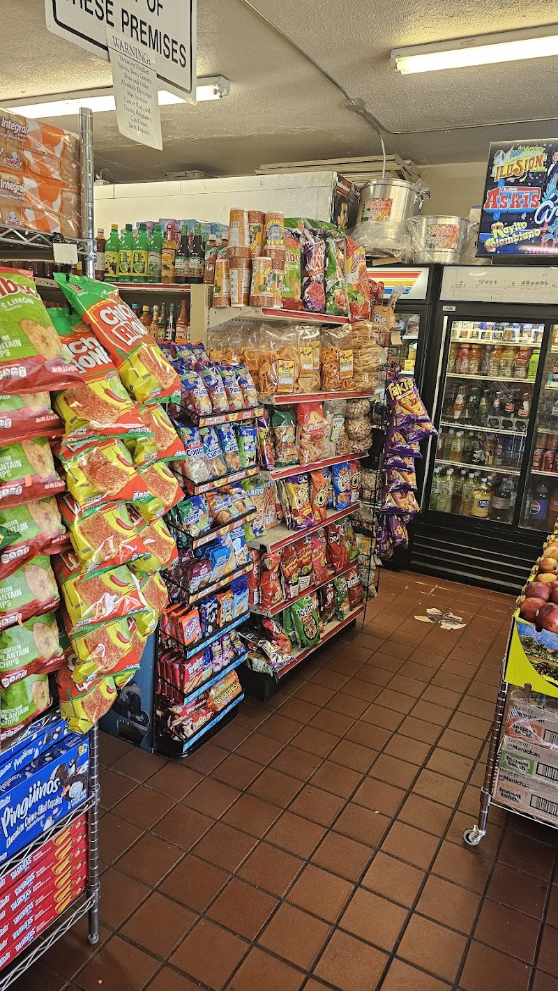 San Cayetano Mini Market photo 2