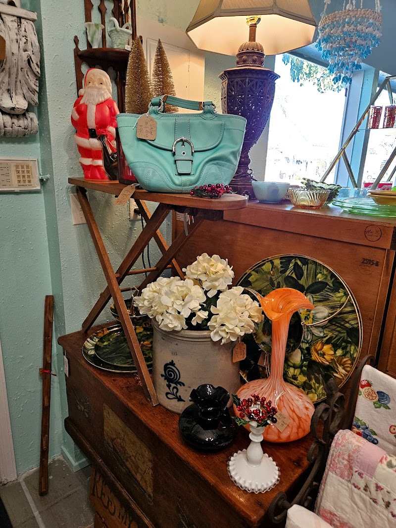 Belleair Antiques photo 3