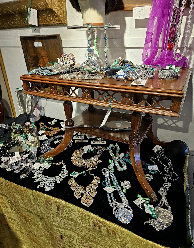Belleair Antiques photo 2