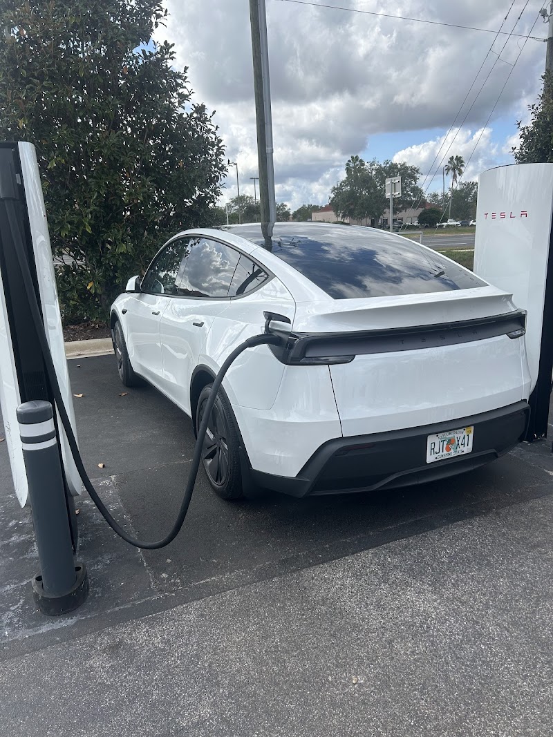 Tesla Supercharger photo 3