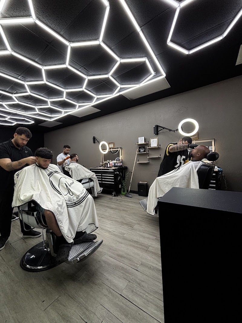 Glow Barber and Beauty Bar photo 5