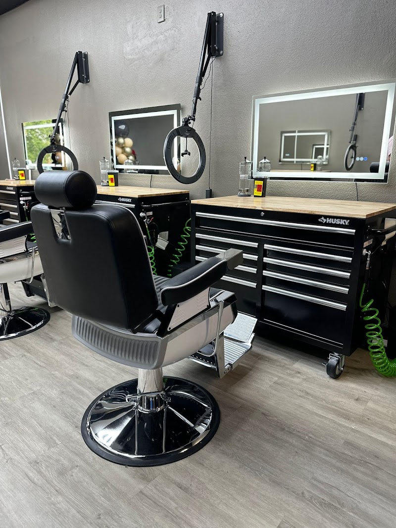 Glow Barber and Beauty Bar photo 3