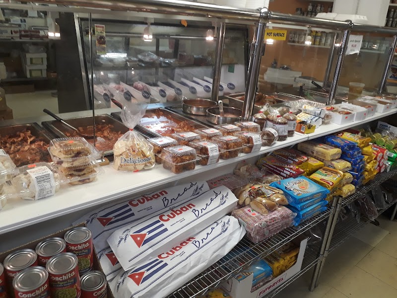 La Plazita bodega photo 3