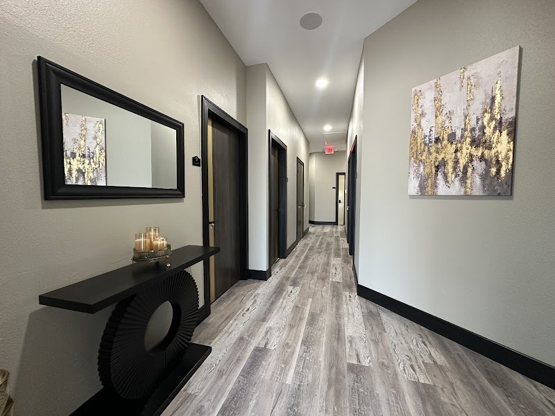 Luxux Suites and Med Spa photo 5