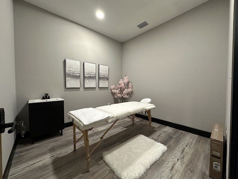 Luxux Suites and Med Spa photo 2