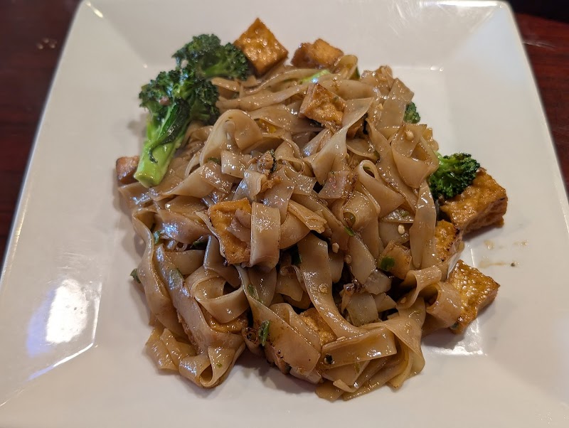 Siam Garden Thai Sushi & Grill 11903 E.Colonial Dr. photo 5