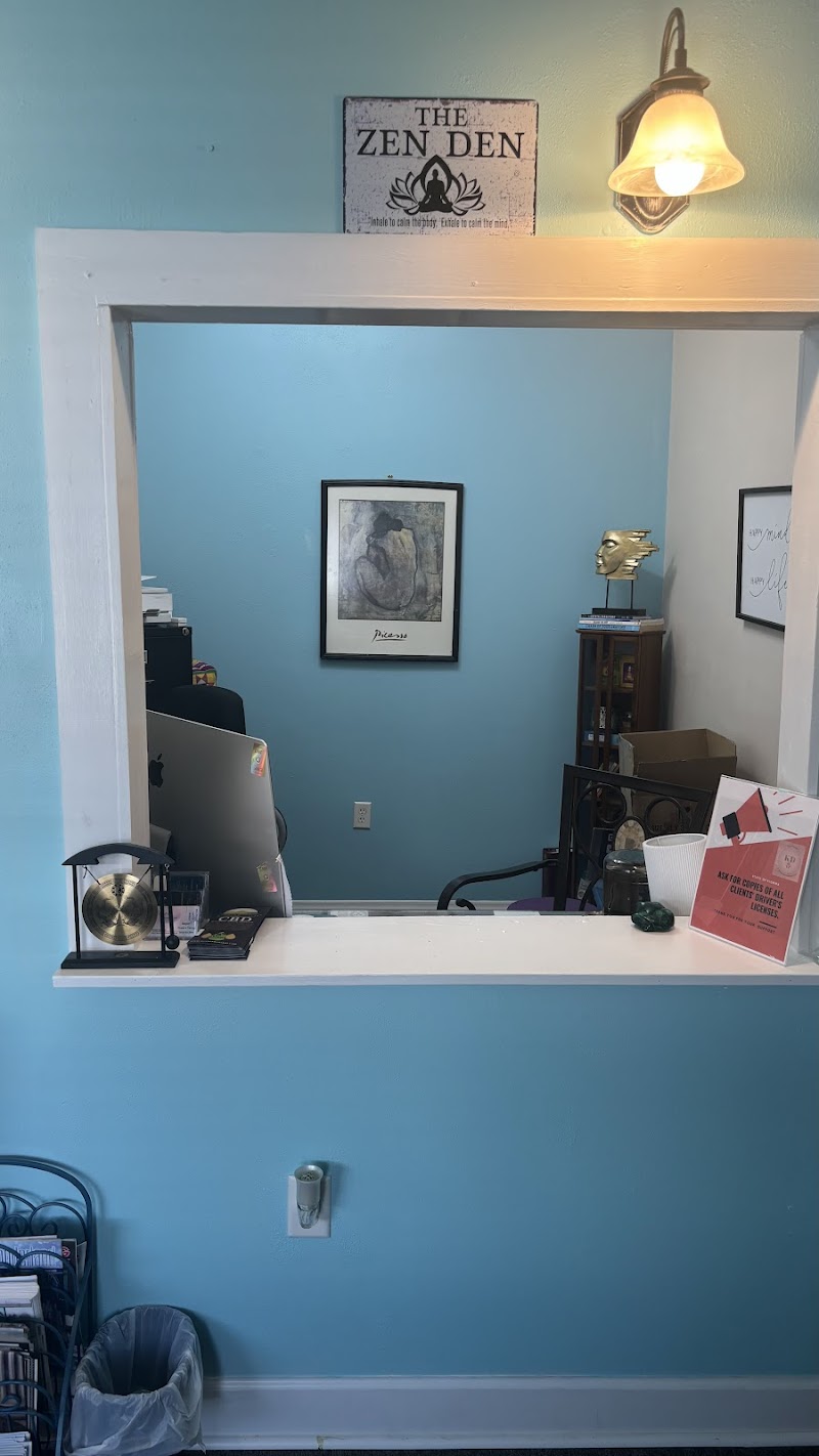 KD THE HEALER & MASSAGE CENTER LLC photo 4