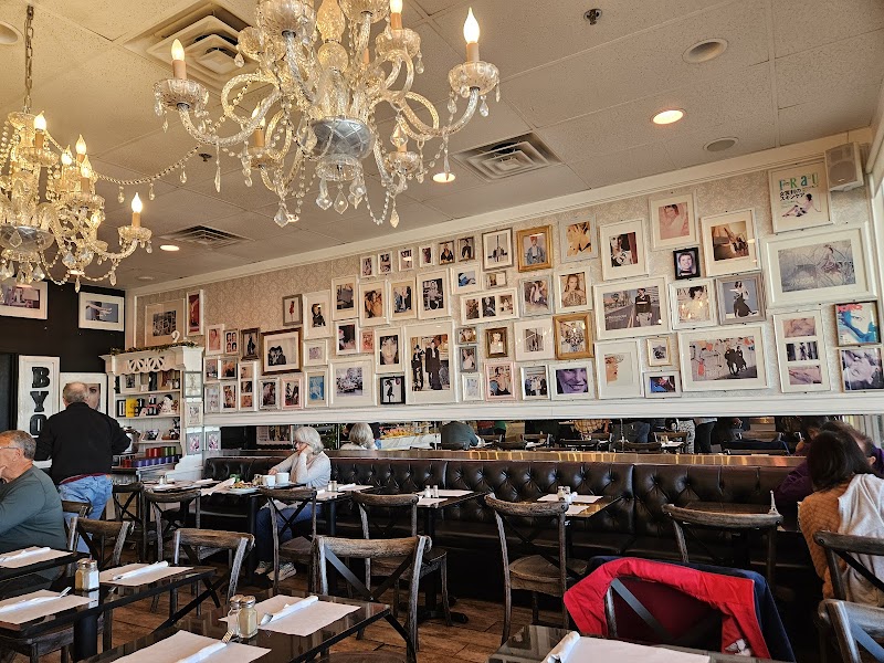 Merci French Cafe photo 3