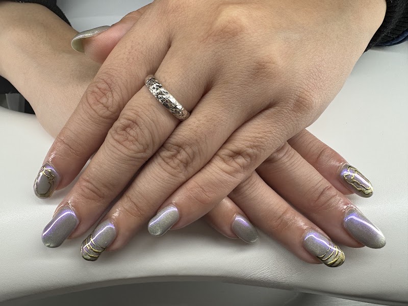 SOLA SALONS THE MILLIONAILS photo 5