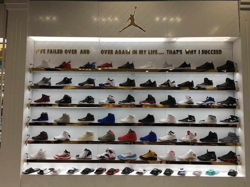Shoe Palace photo 2