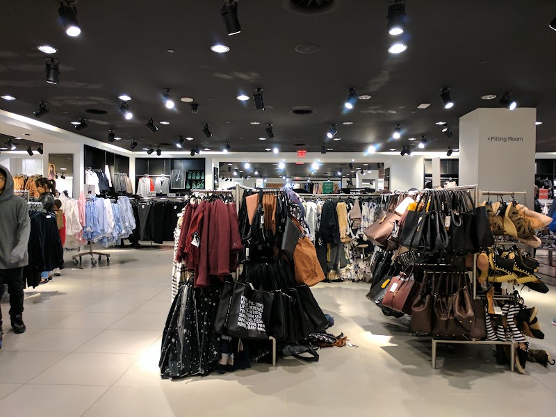 H&M photo 2