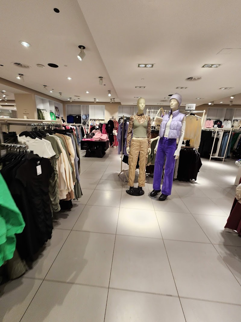 H&M photo 3