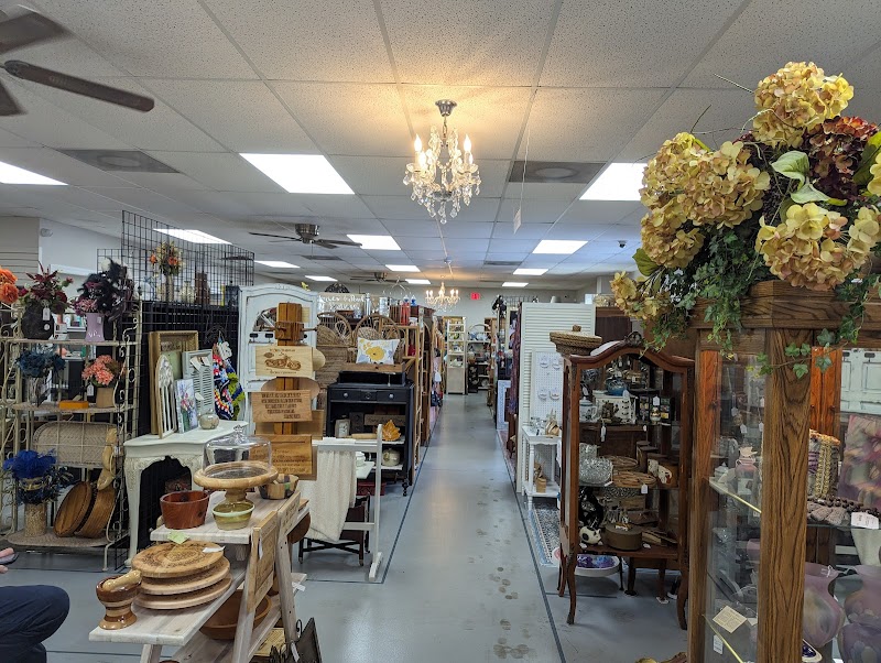 RMB's Arts & Antiques photo 3