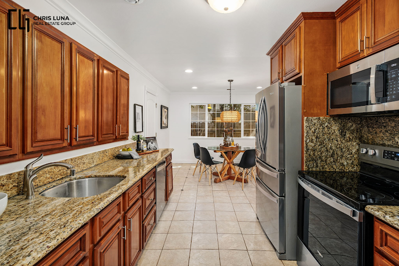 Chris Luna - COMPASS REALTOR® DRE #01833730 photo 5