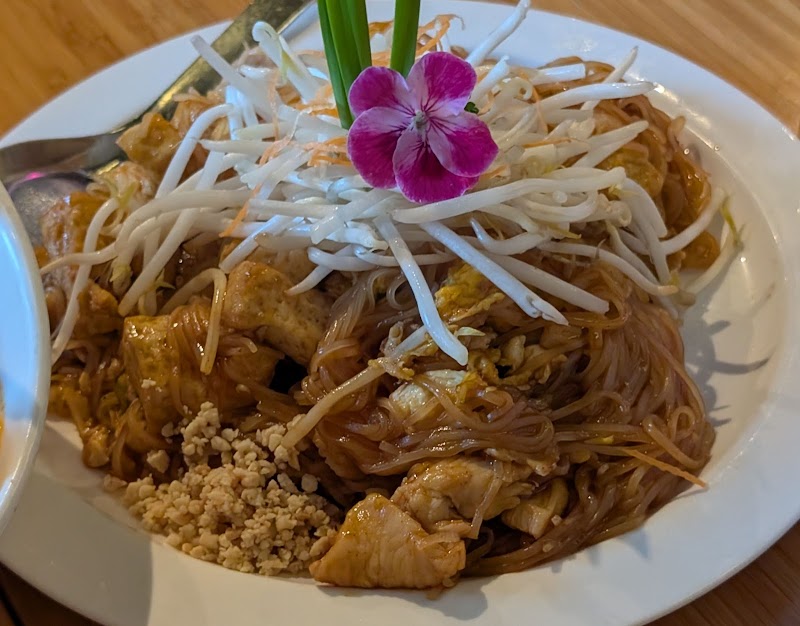Sweet Basil Thai Cuisine photo 3