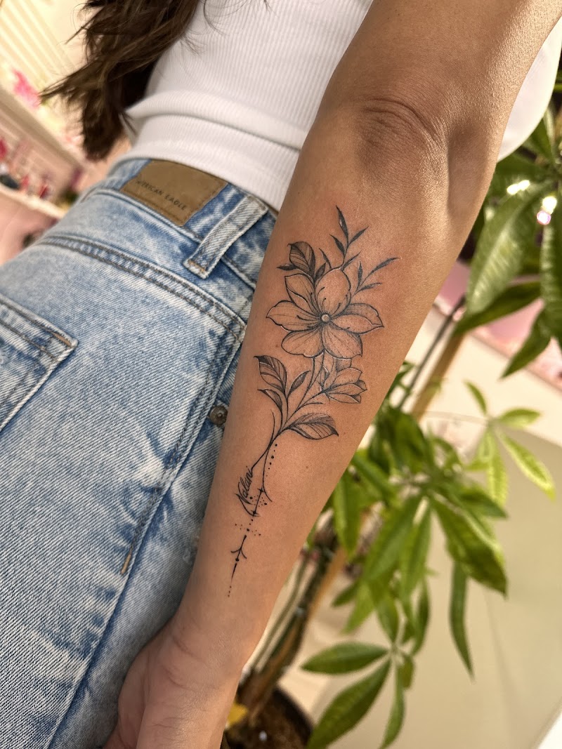 Pinky Inky Tattoo photo 2