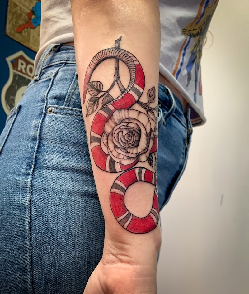 Pinky Inky Tattoo photo 5