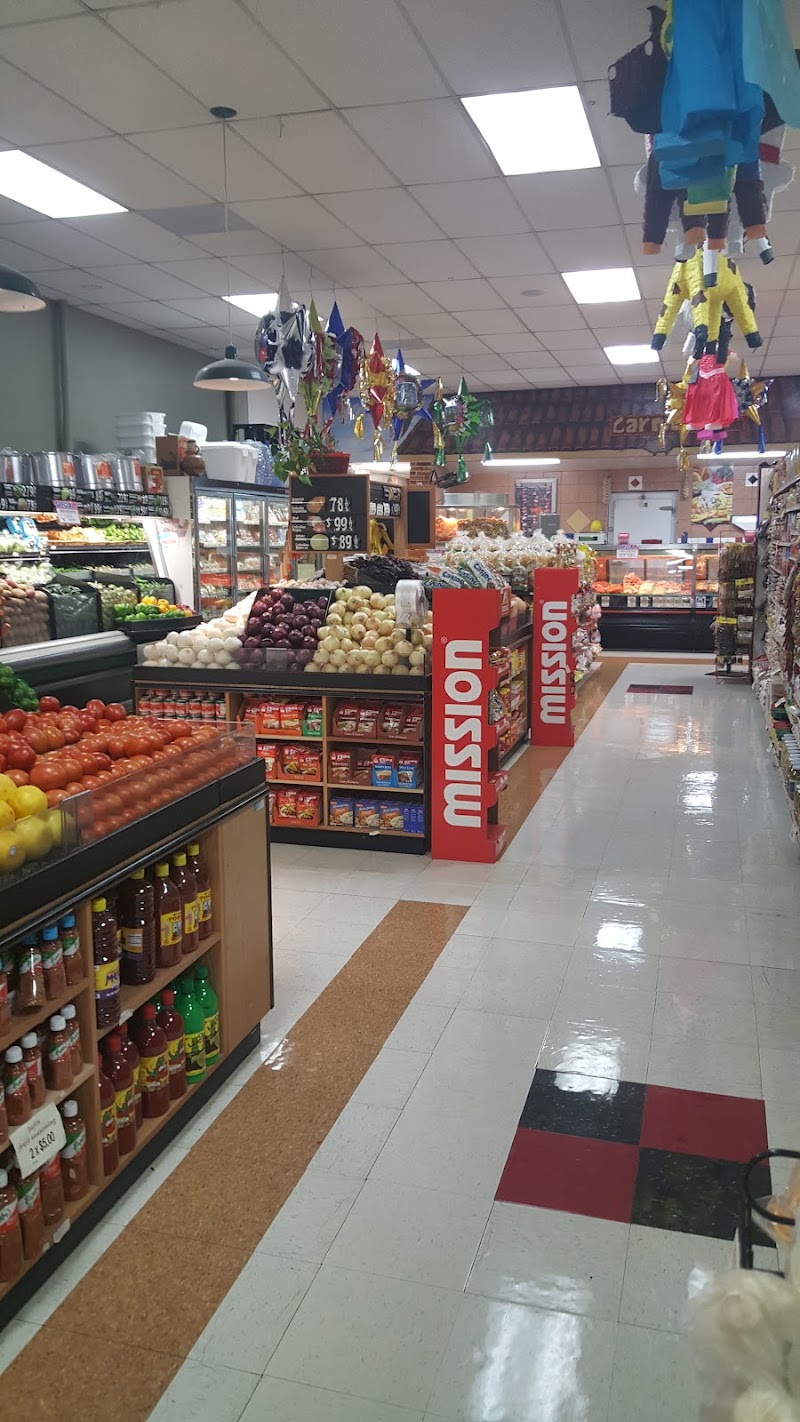 El Rancho Supermercado photo 3