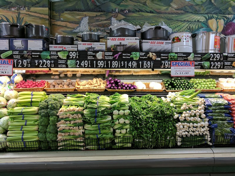 El Rancho Supermercado photo 2