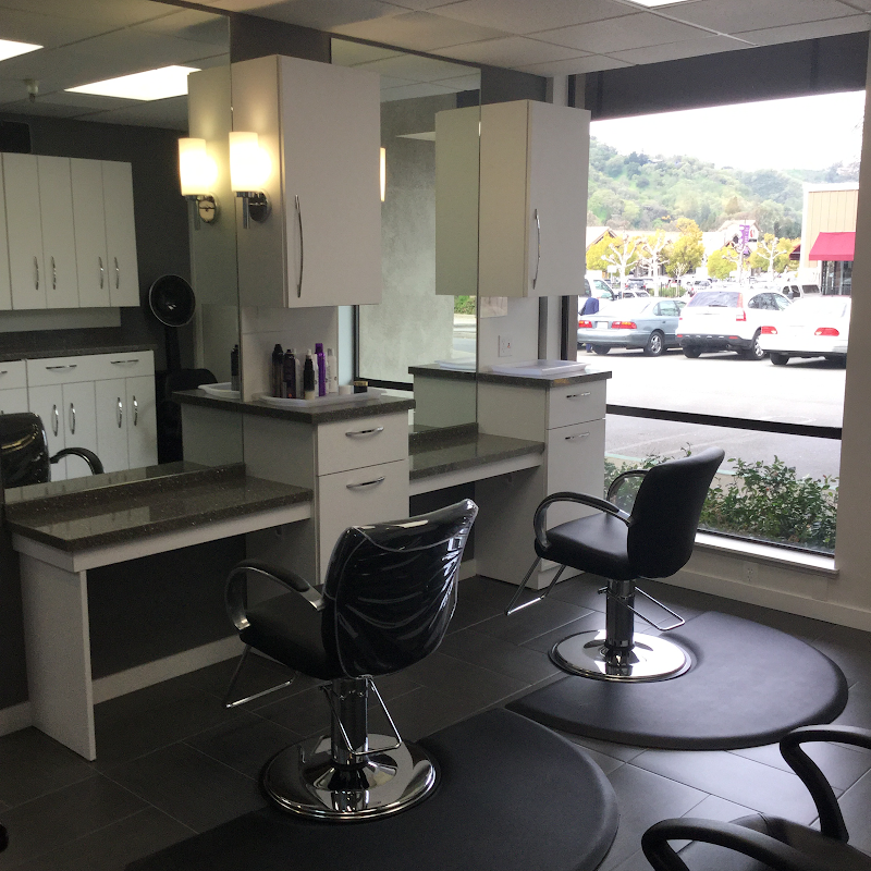 Salon One 50 photo 2