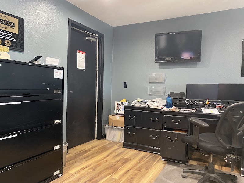 B & S Hacienda Auto Body photo 2