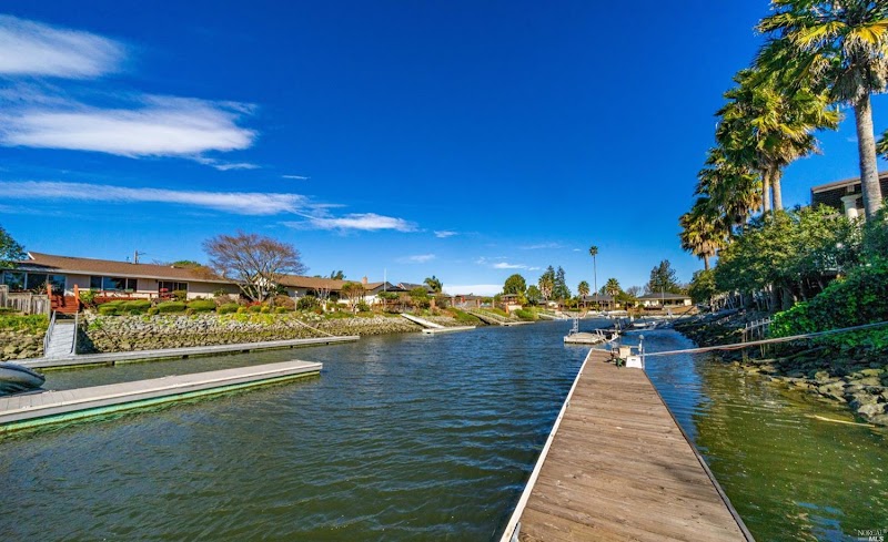Coldwell Banker Brokers of the Valley: Avi Strugo photo 5