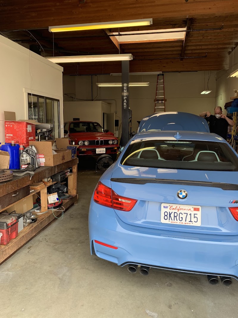 Roundel Autoworks photo 3