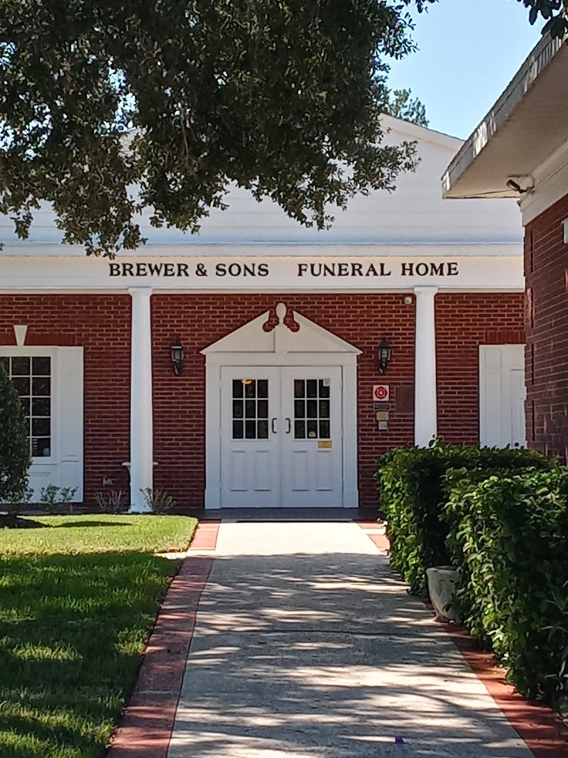 Brewer & Sons Funeral Homes - Brooksville Chapel photo 3