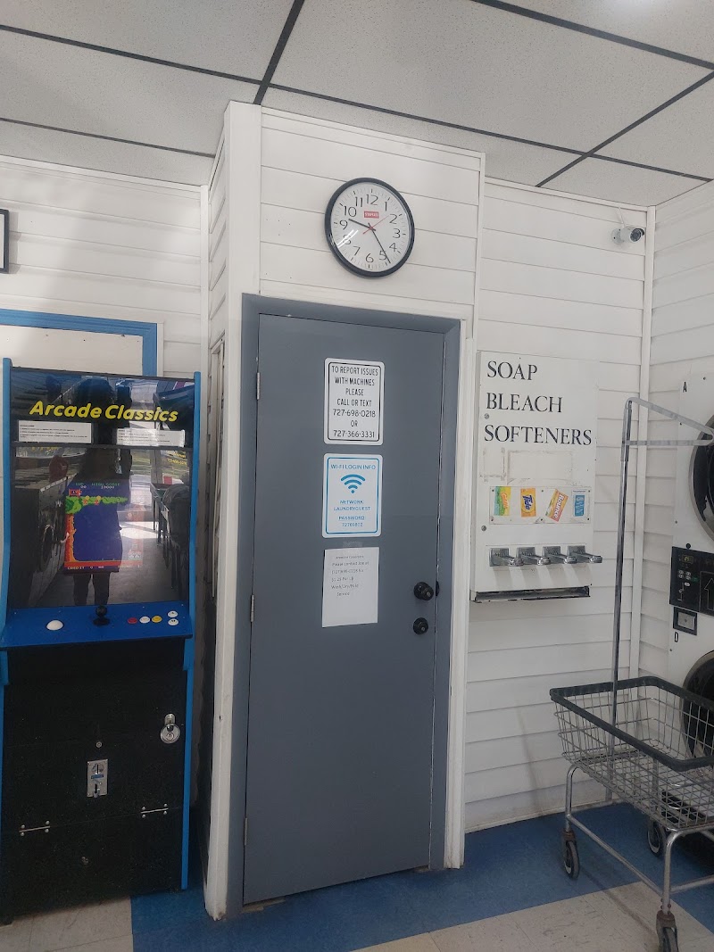 Philippe Parkway Laundromat photo 4