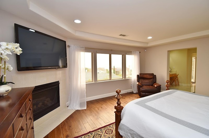Viktor Manrique - RE/MAX REGENCY photo 5