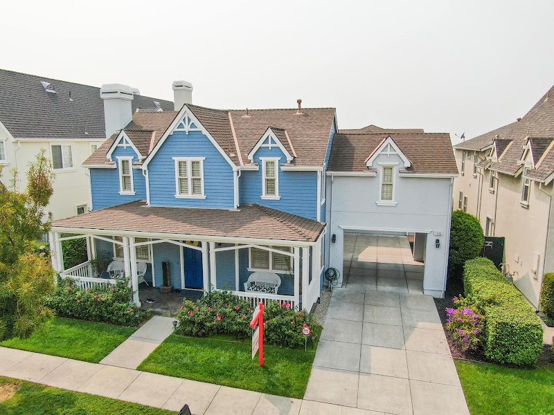 Viktor Manrique - RE/MAX REGENCY photo 3