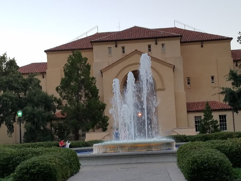 Campus Oval photo 4