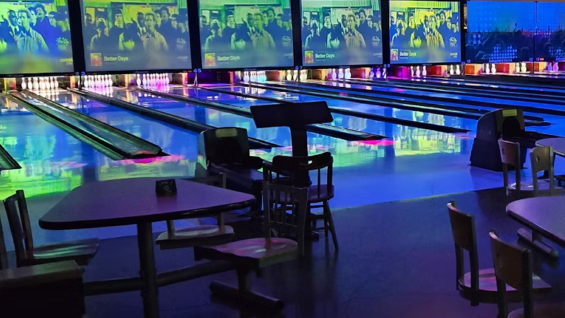 Lakeshore Lanes photo 3