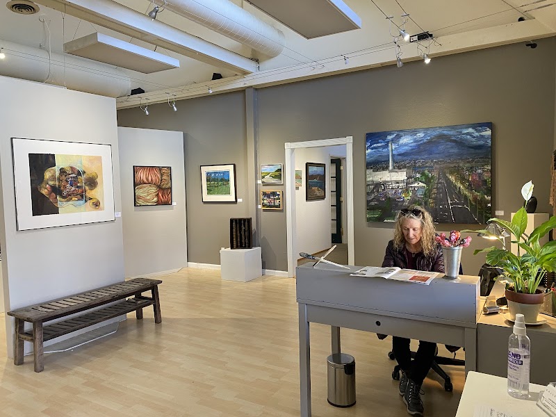 Gallery 621 photo 3